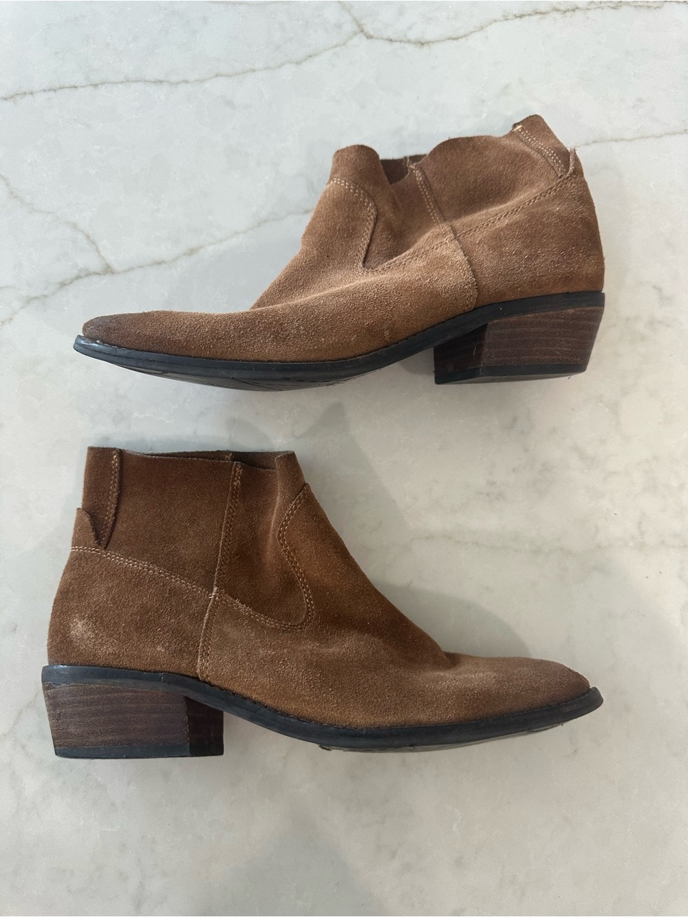 Dolce Vita Size 8.5 Light Brown or Tan Suede Ankle Boot Minimalist Classic